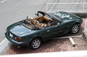 Mazda_Eunos_Roadster_V-special_Green.jpg
