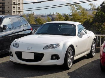 Mazda_Roadster_RHD_(NC)_front.JPG